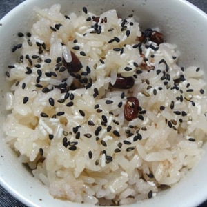 炊飯器で簡単！お米で赤飯風あずきご飯